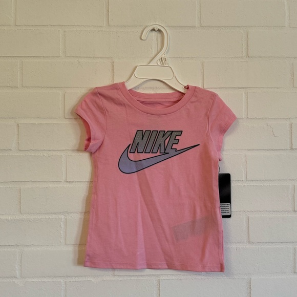 NWT Girls Kids Nike Pink T-shirt - Picture 2 of 5